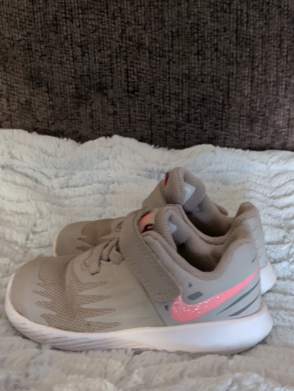 Kids' Athletic Sneakers - Taupe with Pink sparkle Swoosh